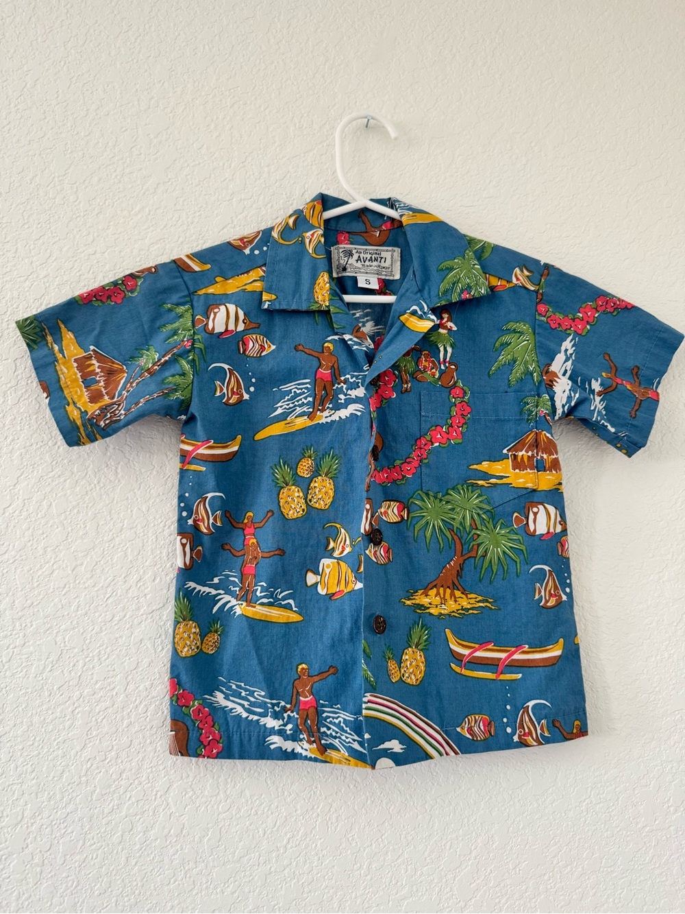 Avanti Boy’s Small Hawaiian Button Down Shirt